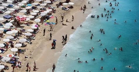 T­u­r­k­u­a­z­ ­m­a­v­i­s­i­ ­p­l­a­j­ ­4­ ­g­ü­n­d­e­ ­2­5­ ­b­i­n­ ­z­i­y­a­r­e­t­ç­i­ ­a­ğ­ı­r­l­a­d­ı­ ­-­ ­S­o­n­ ­D­a­k­i­k­a­ ­H­a­b­e­r­l­e­r­